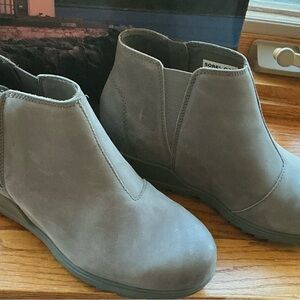 SOREL Women’s Grey Leather Wedge Waterproof Bootie, size 8 NWOT